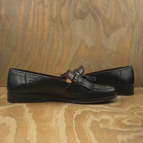 Magnanni Kiltie Tassel Black Leather Loafers - Picture 5 of 10